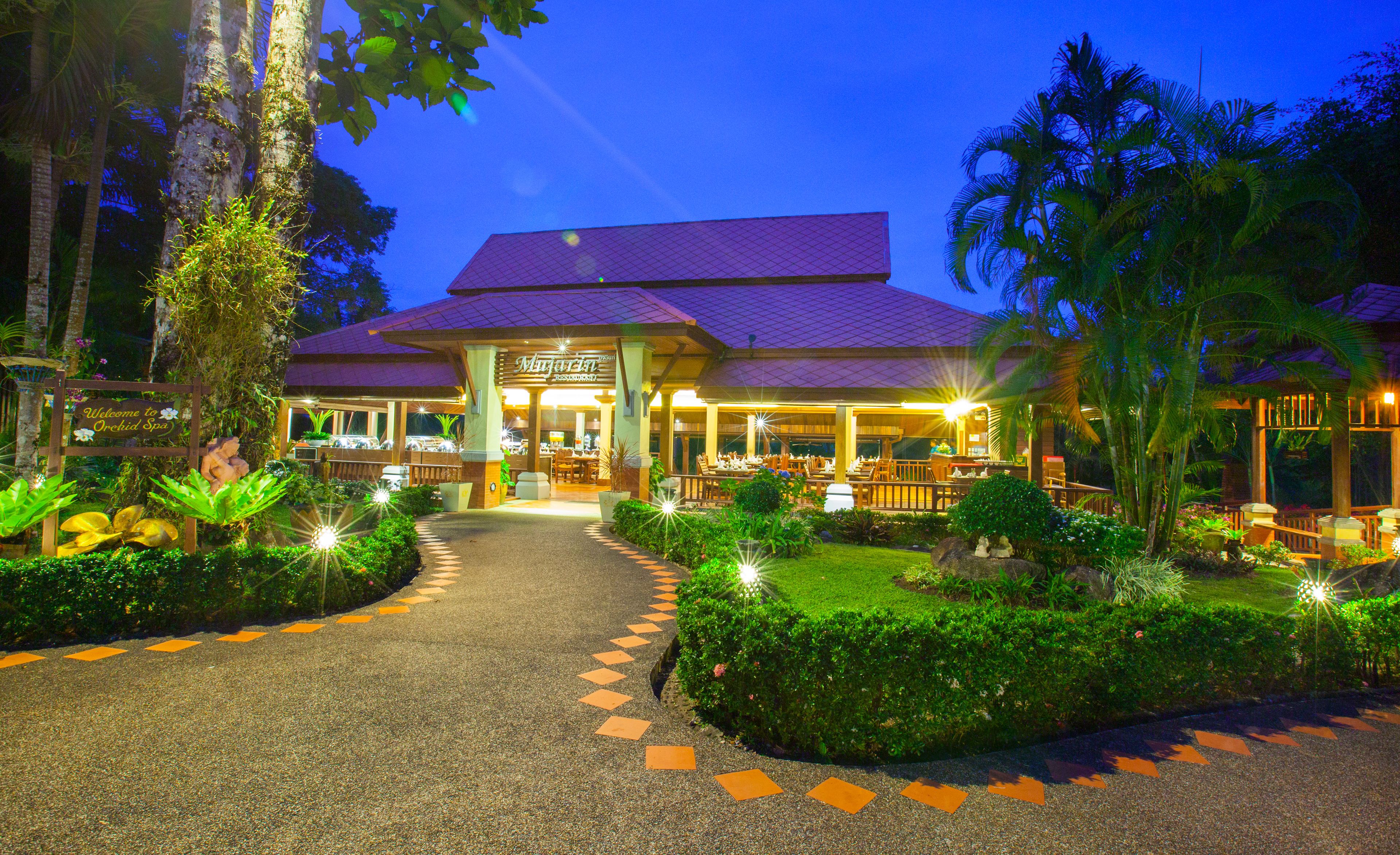 daily continental breakfast (thb 450 per person)