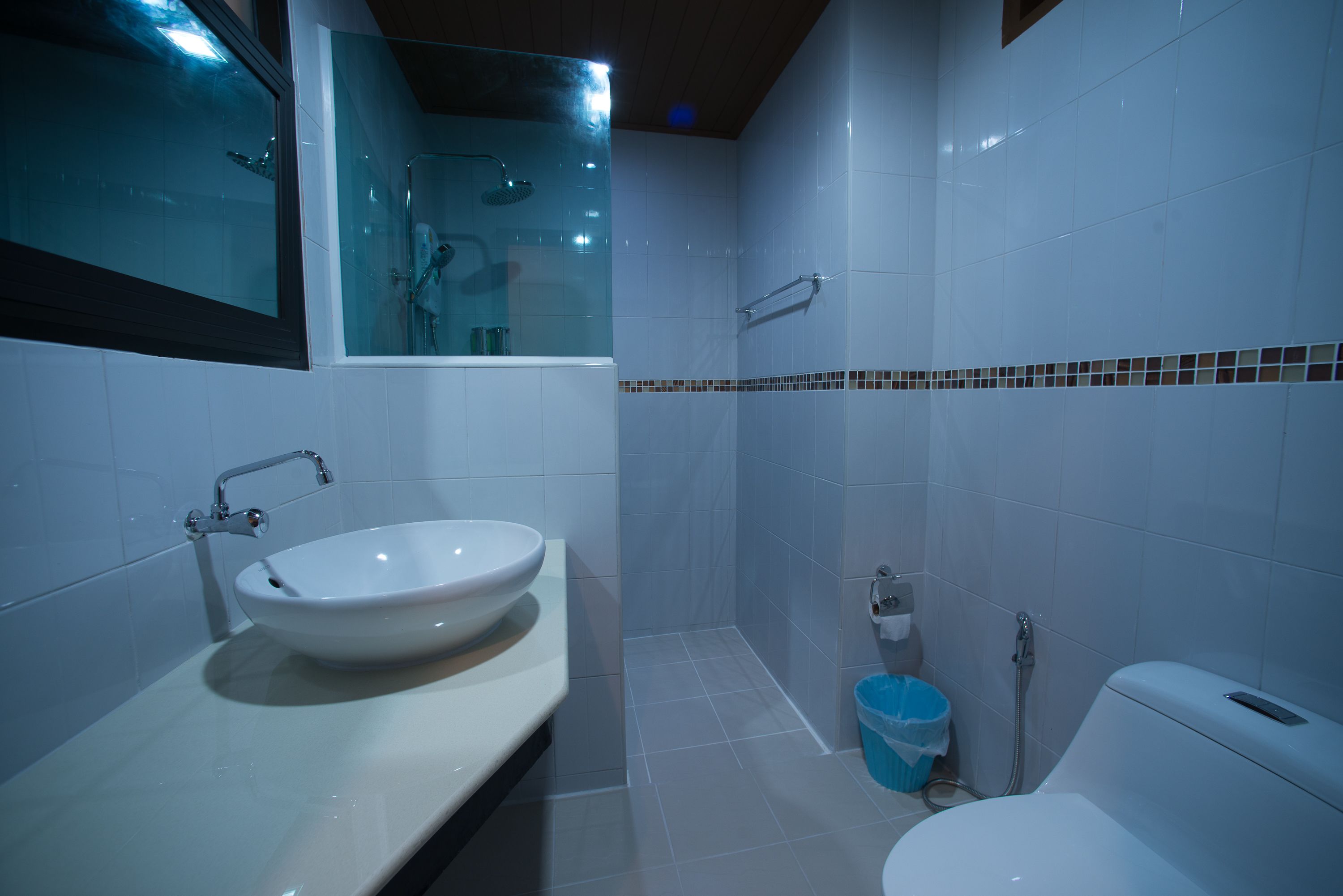 superior double room | bathroom sink