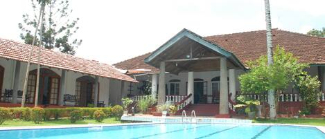 Utomhuspool