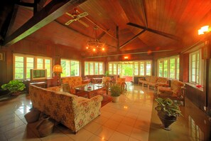 Interior - The Bungalow at Pantiya Estate (Matugama)