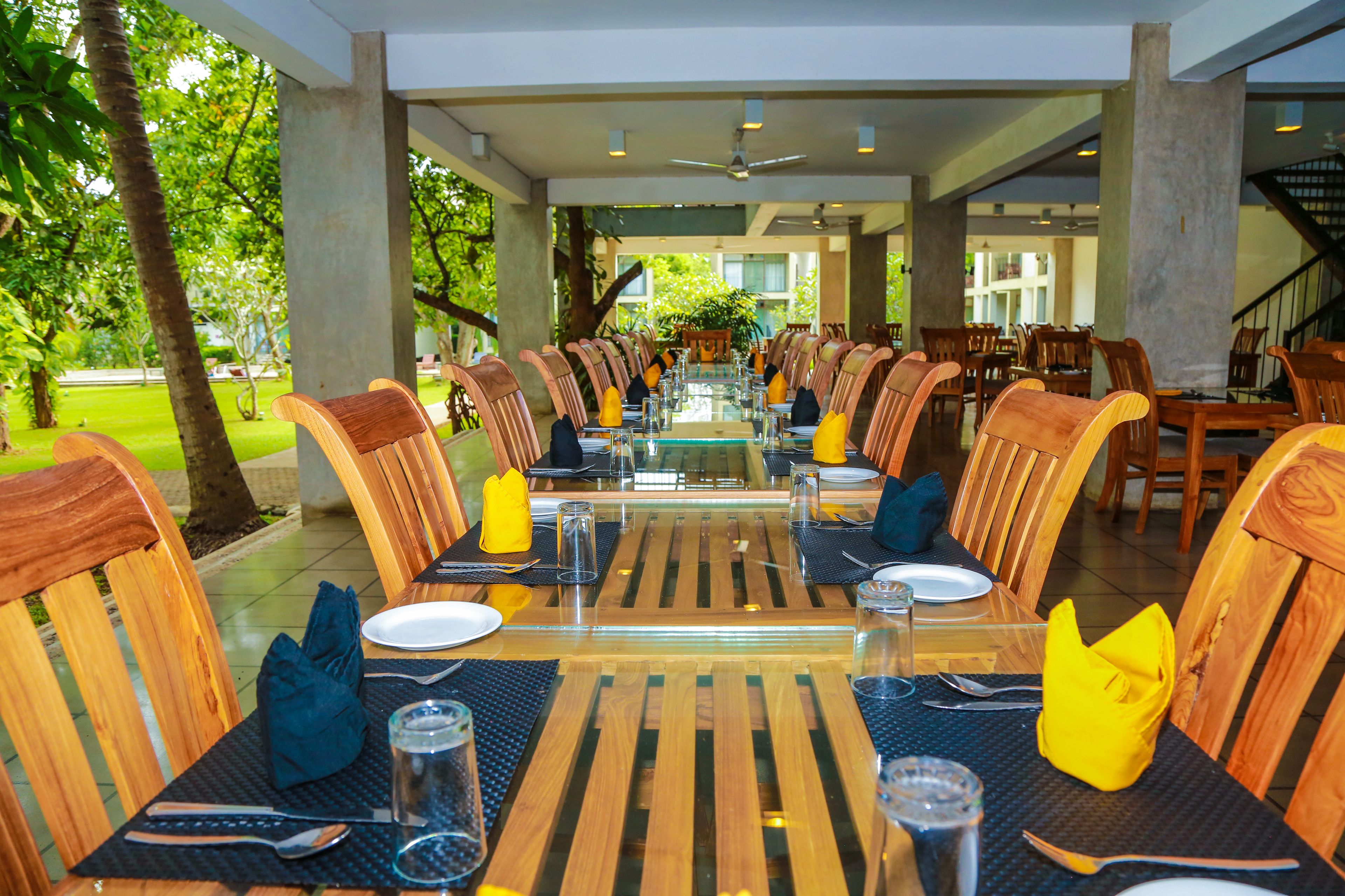 Daily continental breakfast (USD 10 per person)