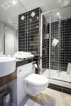 Standard Room | Bathroom