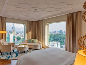 Minibar, in-room safe, desk, laptop workspace