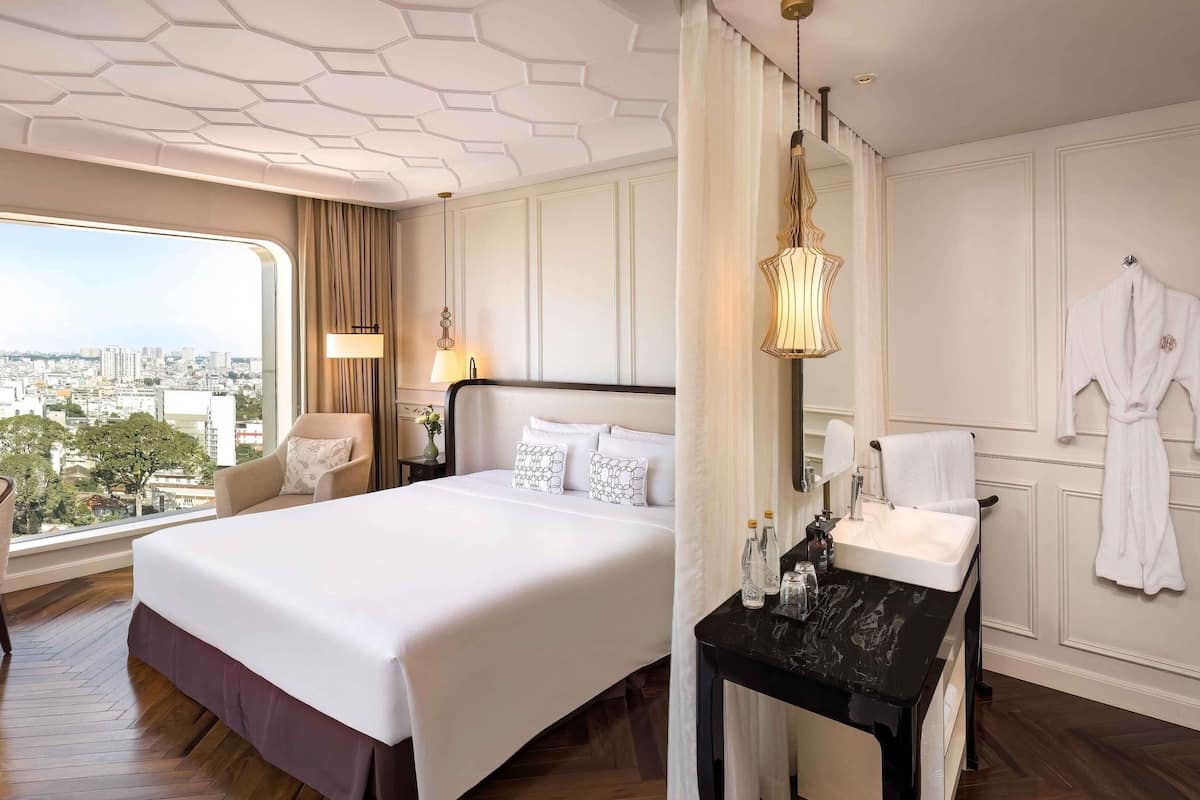 minibar, in-room safe, desk, laptop workspace