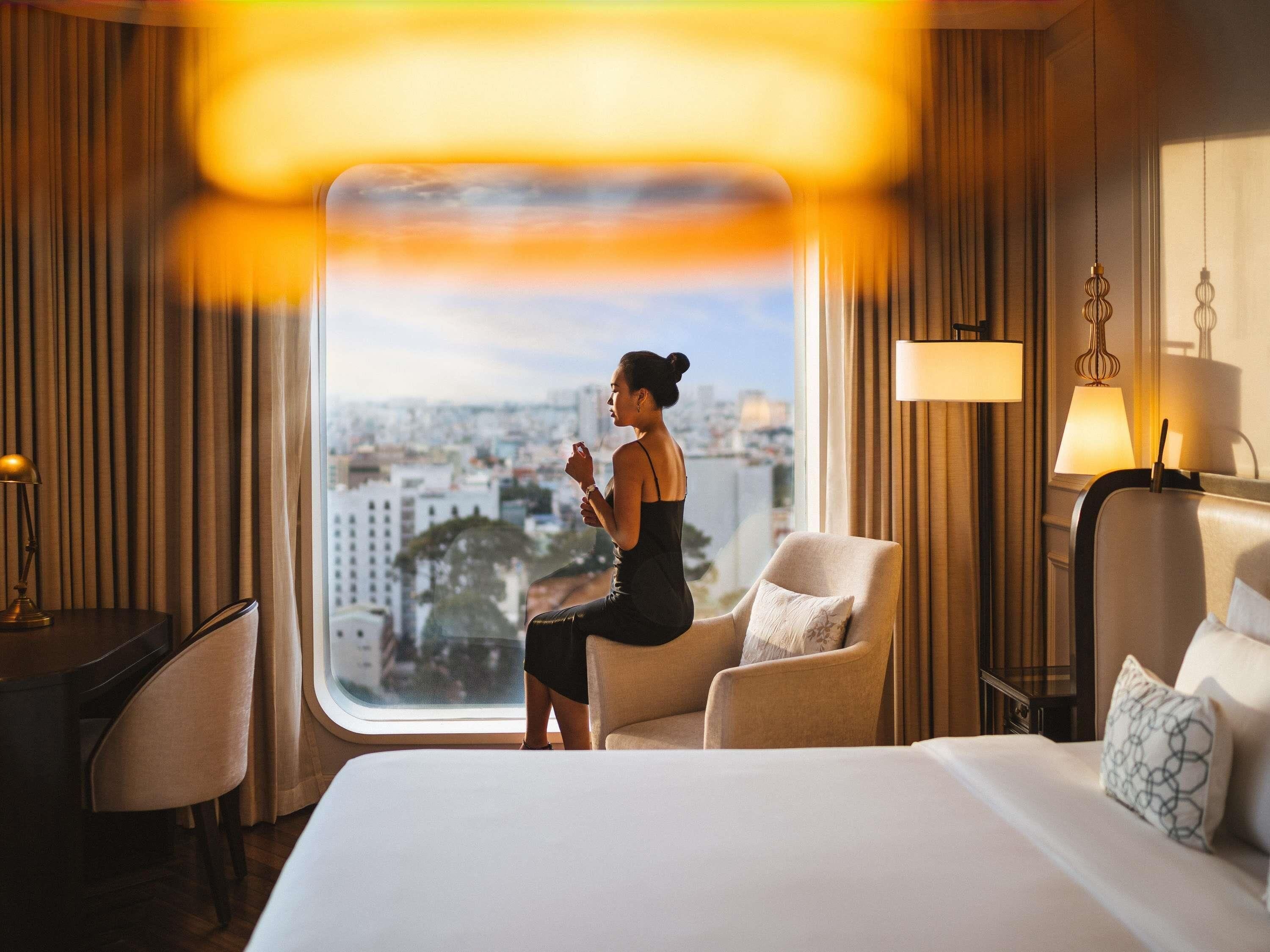 Deluxe Room, 1 King Bed, Club Lounge Access (Sky Executive) | Hypo-allergenic bedding, minibar, in-room safe, desk