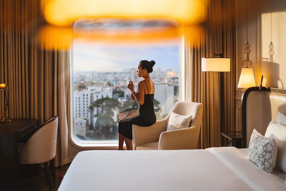 Deluxe Room, 1 King Bed, Club Lounge Access (Sky Executive) | Hypo-allergenic bedding, minibar, in-room safe, desk