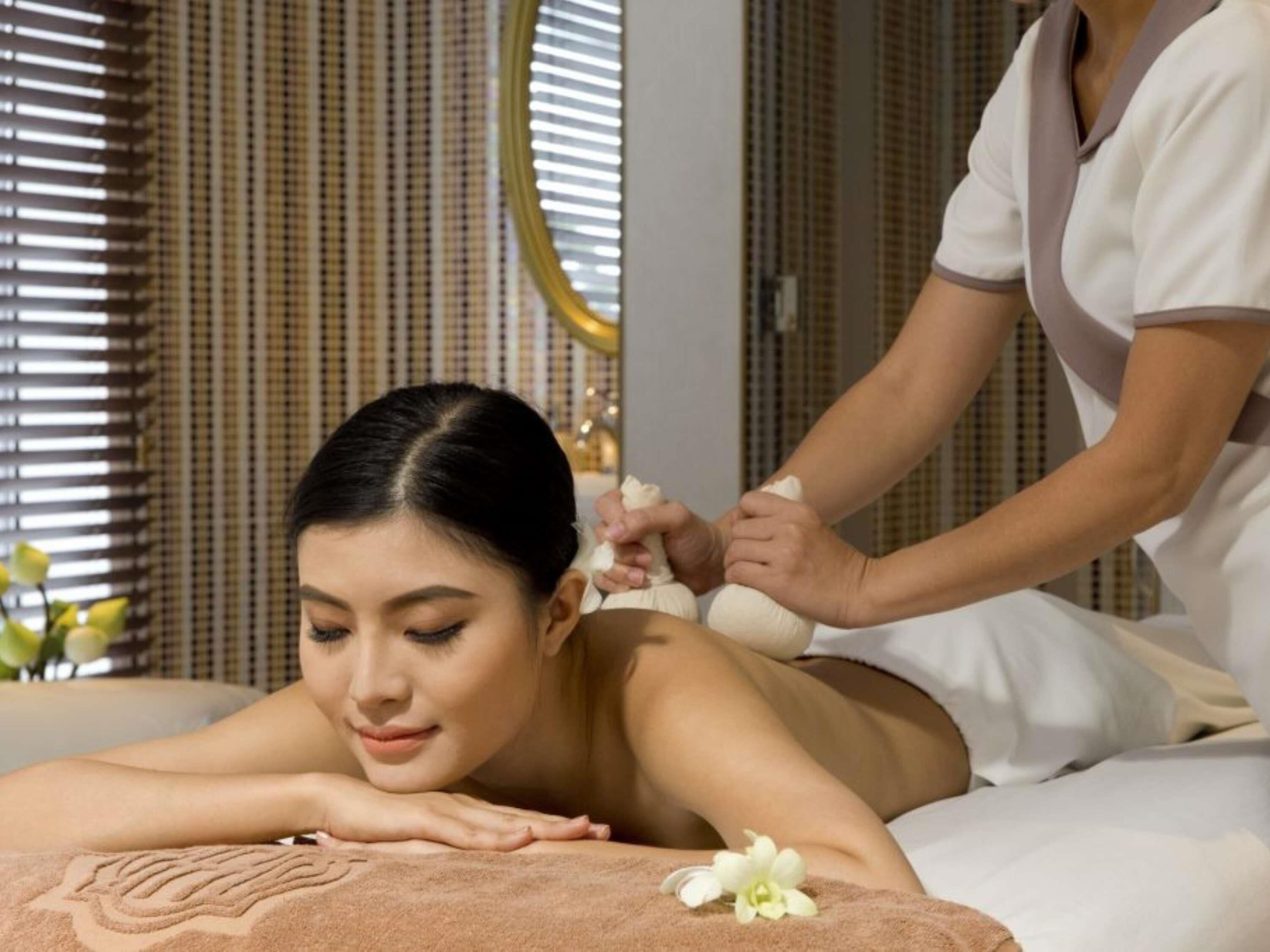 Bagno turco, trattamenti per il corpo, aromaterapia