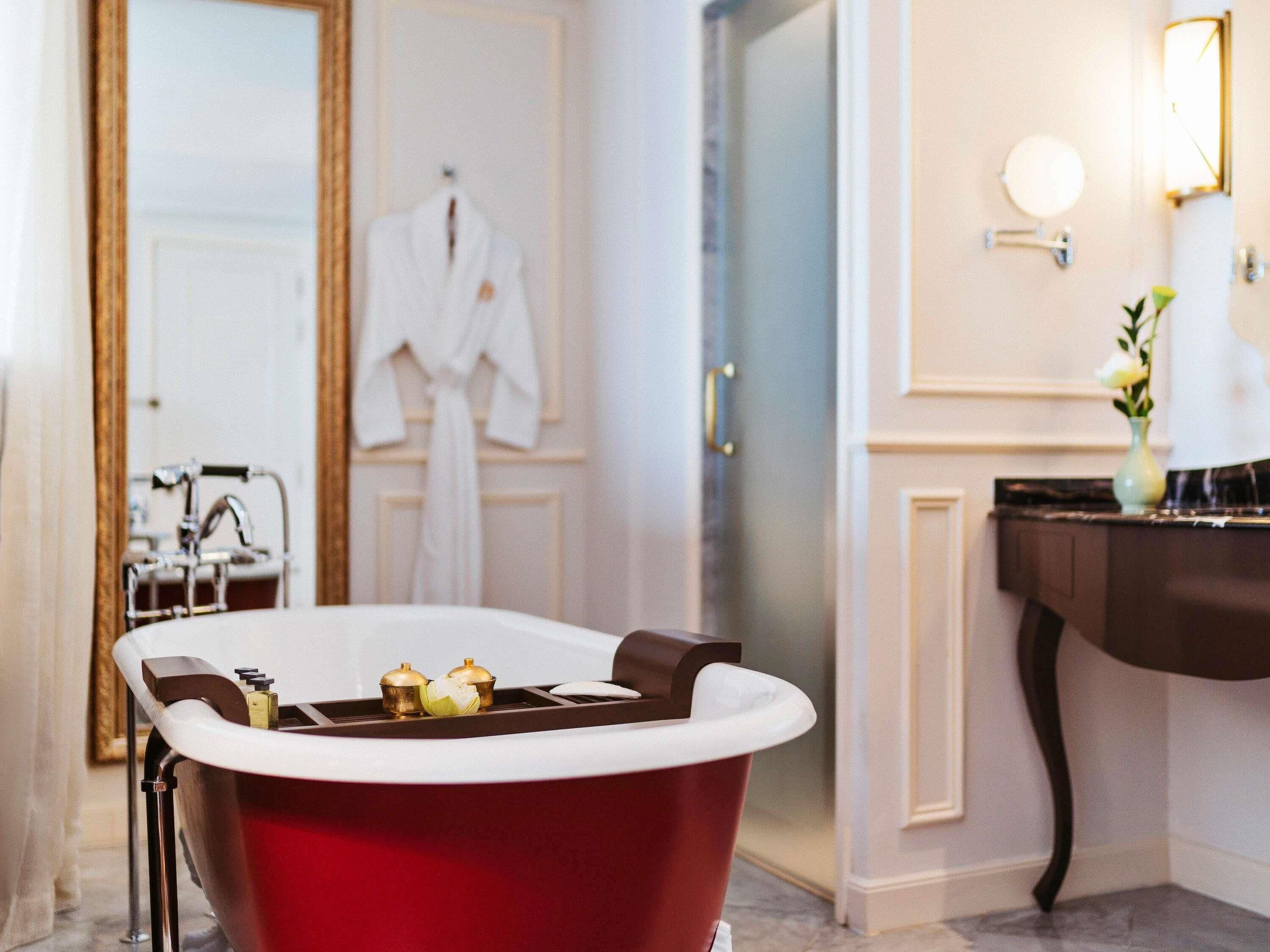 Minibar, in-room safe, desk, laptop workspace