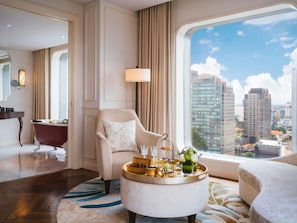 Executive Studio, 1 King Bed, Club lounge access