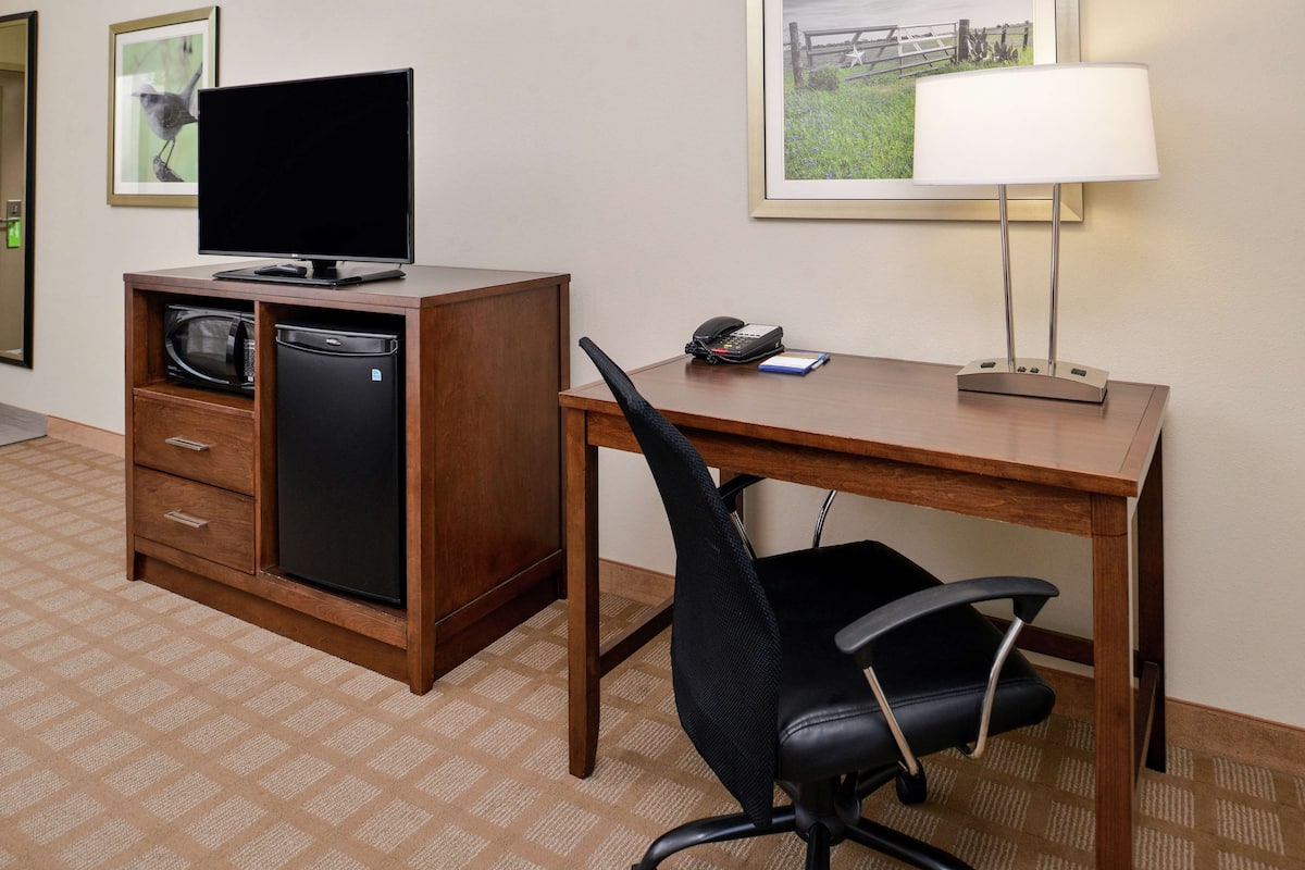 In-room safe, free cribs/infant beds, free rollaway beds, free WiFi