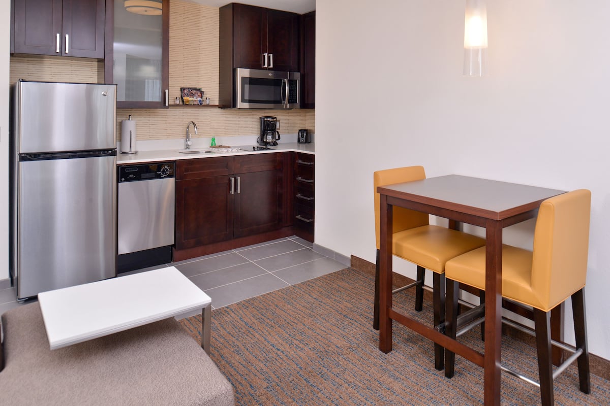 studio, 1 king bed with sofa bed | private kitchen | fridge, microwave, oven, stovetop