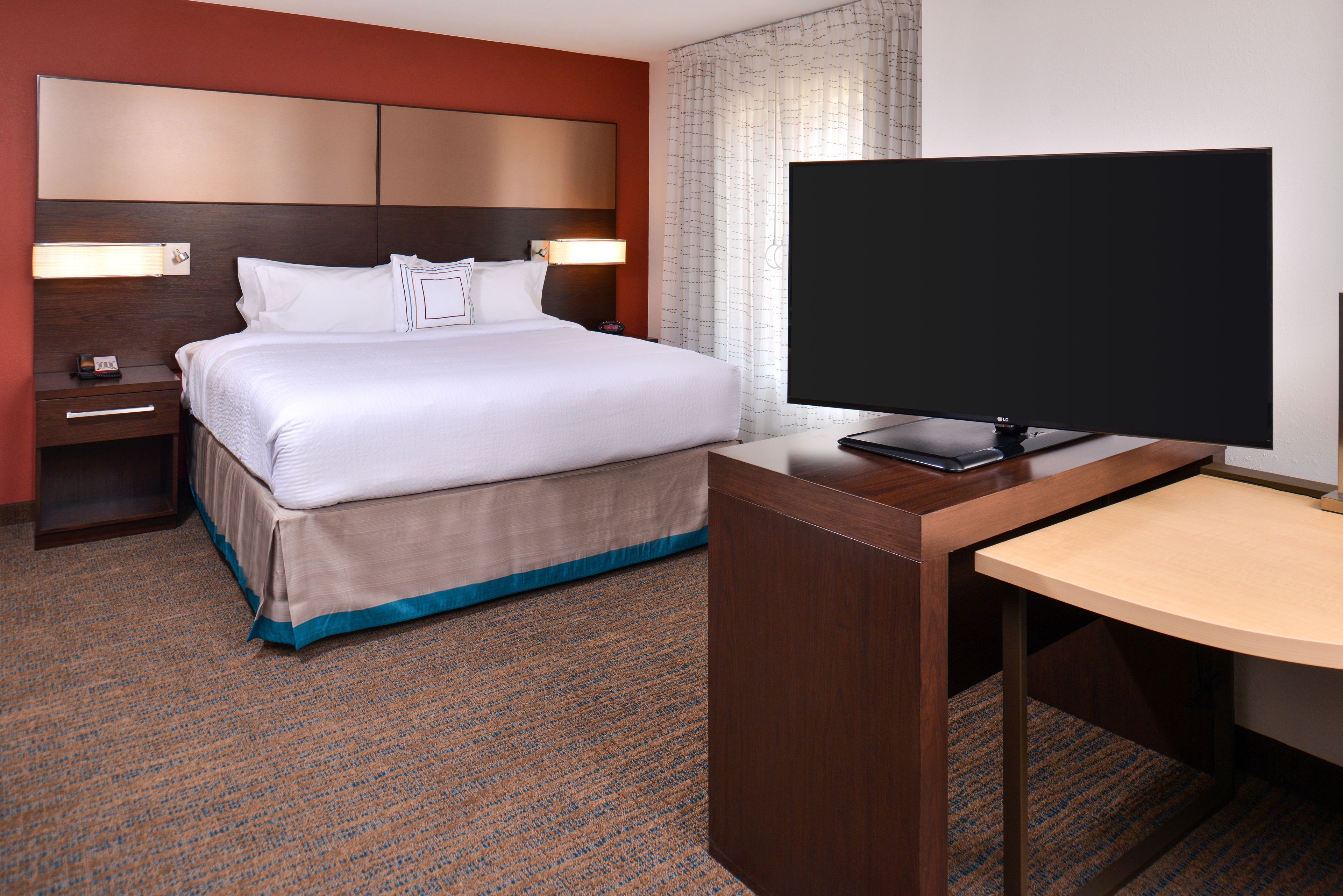 studio, 1 king bed with sofa bed | premium bedding, in-room safe, desk, iron/ironing board