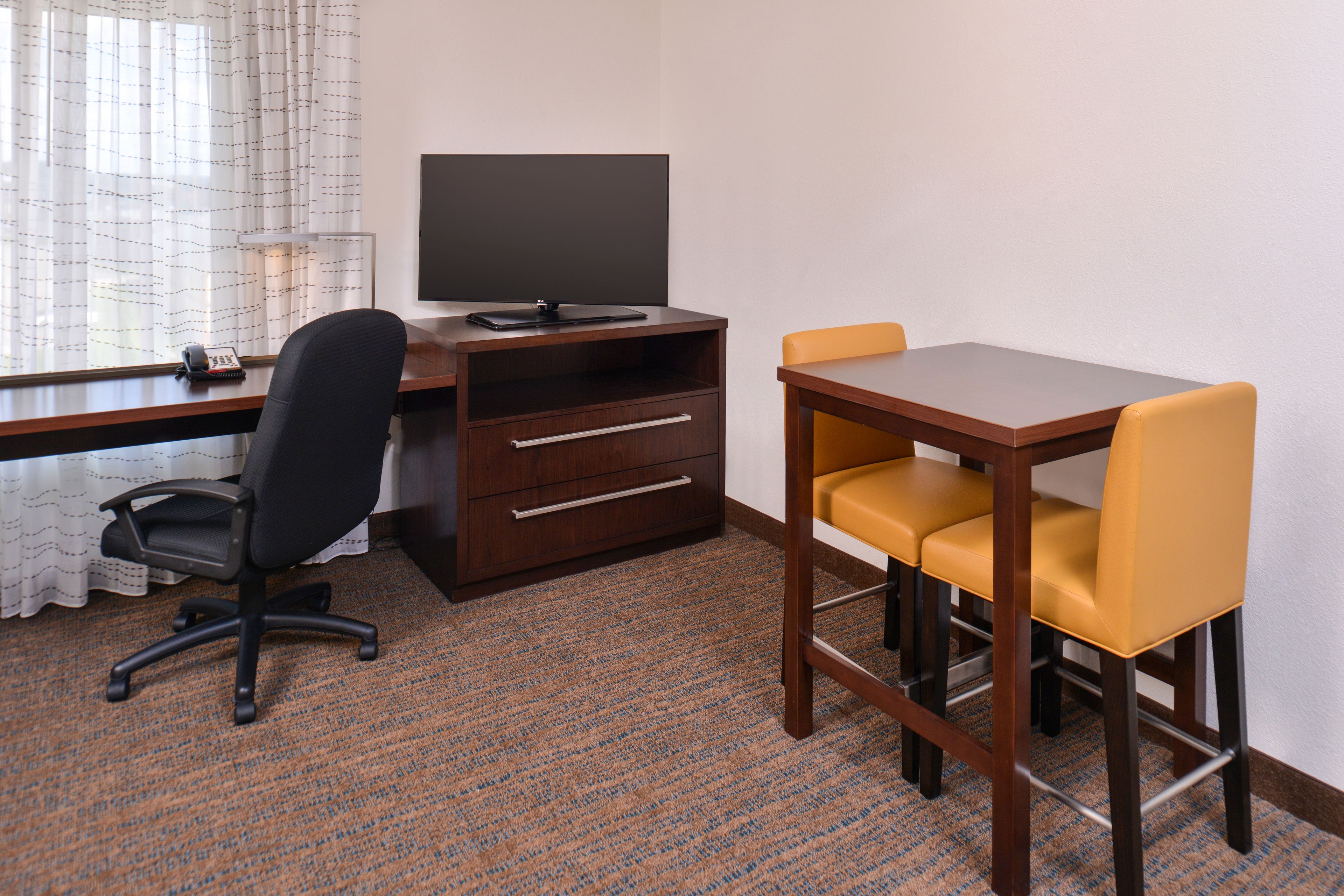 suite, 1 bedroom | in-room dining