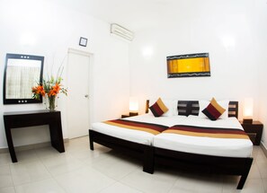 Superior Double Room, City View | 1 bedroom, premium bedding, in-room safe, desk