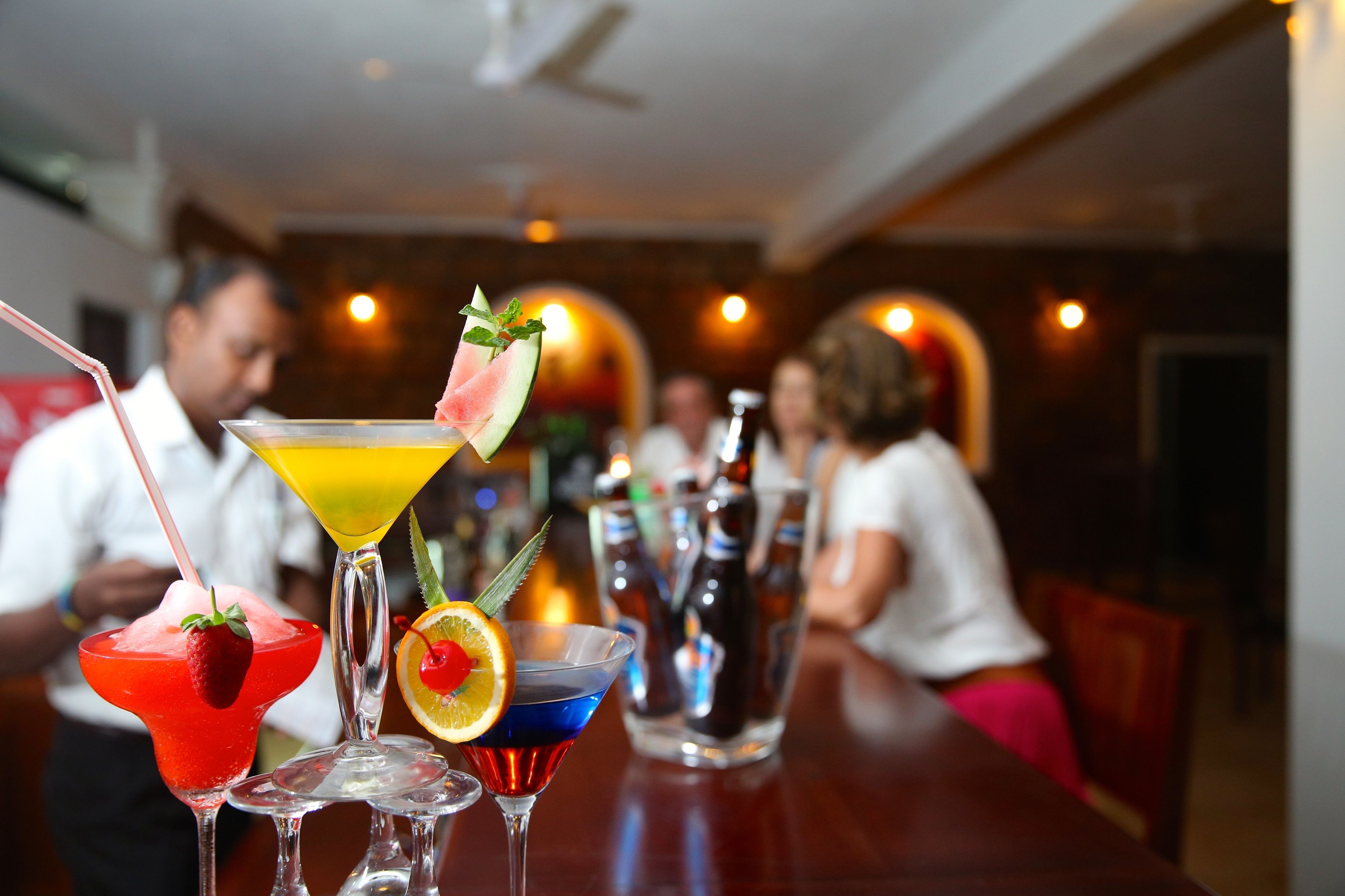 beach views, serves breakfast, lunch and dinner