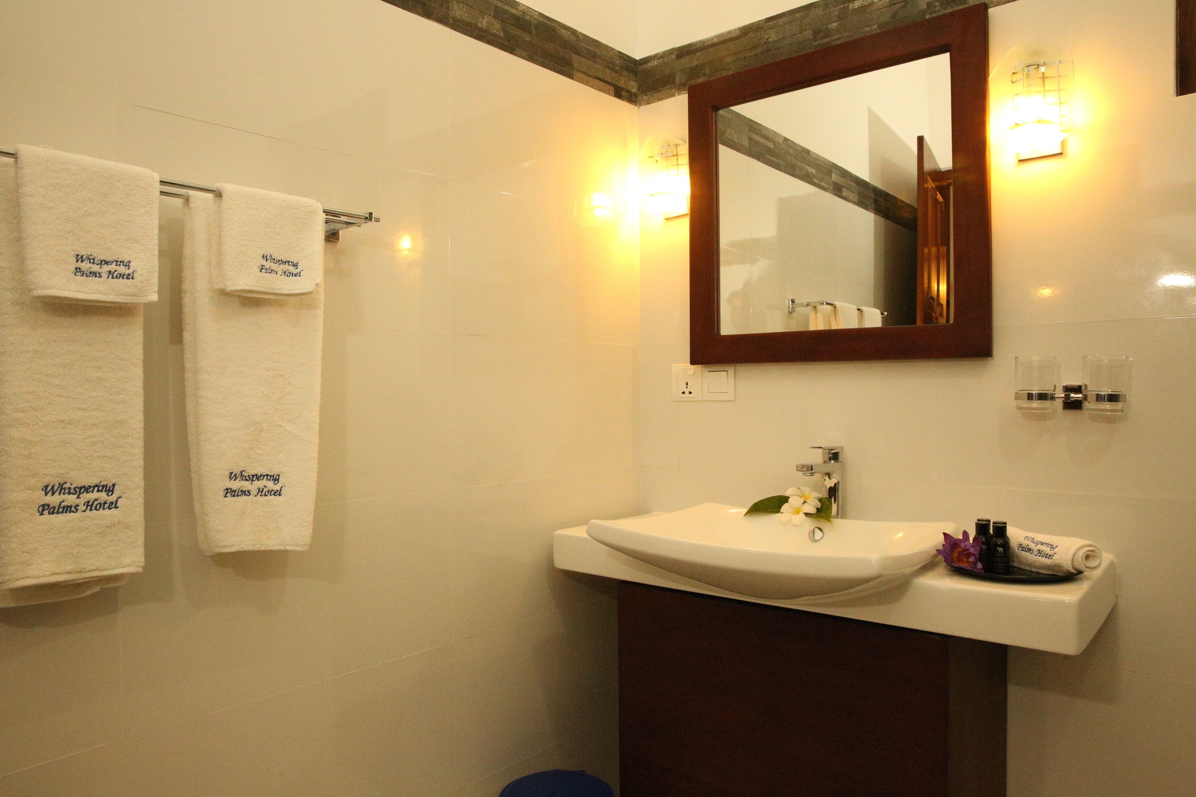 shower, rainfall showerhead, free toiletries, hair dryer