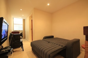 Standard Studio, 1 Bedroom, Kitchenette | Room amenity