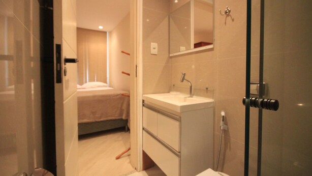 Standard Studio, 1 Bedroom, Kitchenette | Bathroom sink - Junior 710 (Rio de Janeiro)