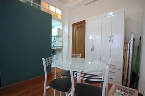 Standard Apartment, 1 Bedroom, Kitchenette | Living room | LCD TV - Alvim 1403 (Rio de Janeiro)