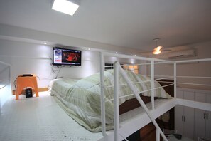 Standard Apartment, 1 Bedroom, Kitchenette | 1 bedroom, iron/ironing board, free WiFi - Alvim 1403 (Rio de Janeiro)