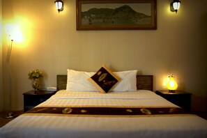 ห้องดีลักซ์ดับเบิล, ระเบียง, วิวเมือง | มินิบาร์, ตู้นิรภัยในห้องพัก, พื้นที่ทำงานแบบใช้แล็ปท็อป, ผ้าม่านกันแสง