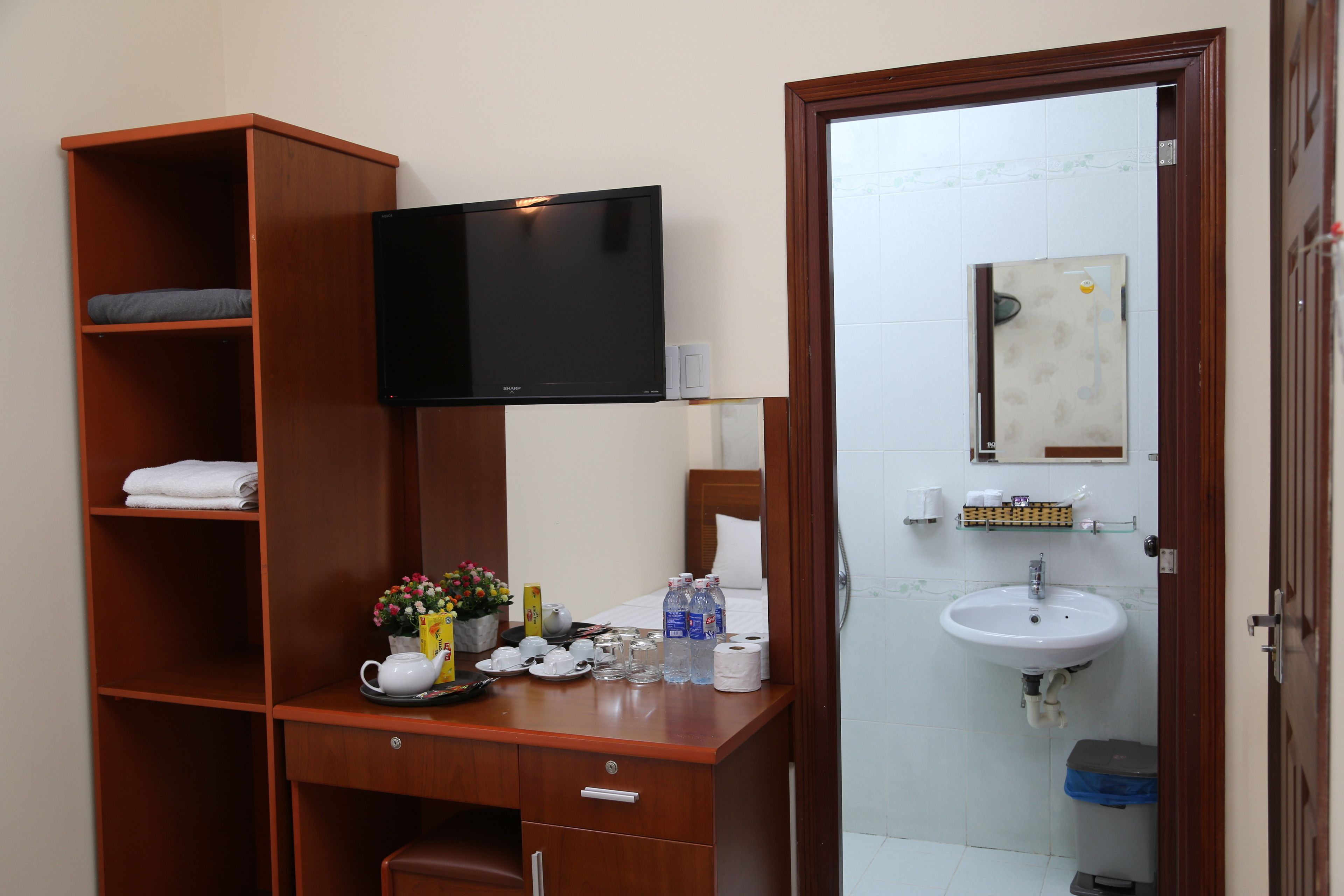 minibar, desk, free wifi