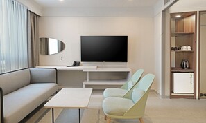 Premier Twin Room, 2 Double Beds, Pets Not Allowed, City View | Down comforters, in-room safe, desk, blackout drapes - Staz Hotel Heritage (Jeju City)