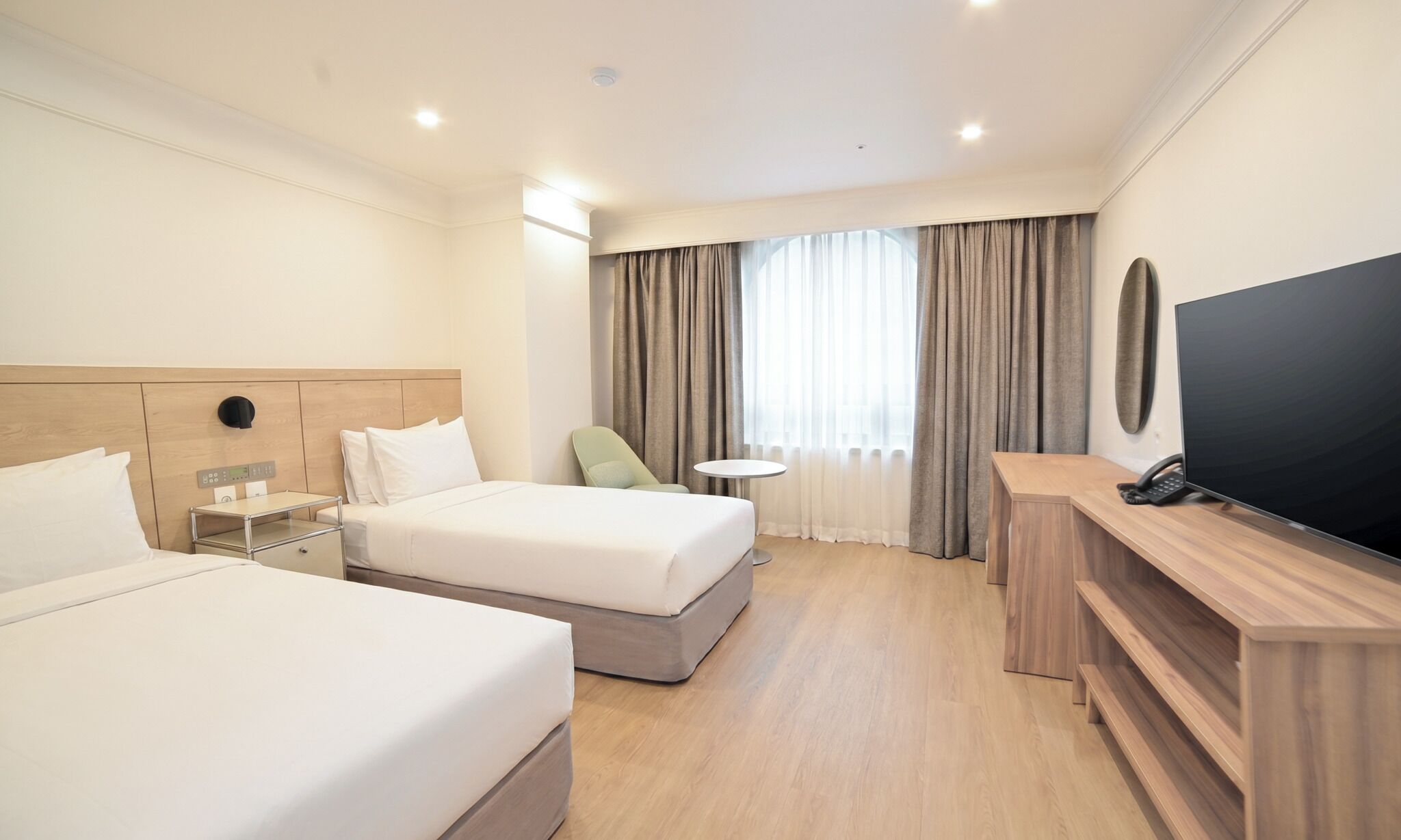 ห้องสแตนดาร์ดทวิน, เตียงเดี่ยว 2 เต ียง, ไม่อนุญาตสัตว์เลี้ยง, วิวเมือง | ผ้านวมขนเป็ด, ตู้นิรภัยในห้องพัก, โต๊ะทำงาน, ผ้าม่านกันแสง