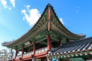 Land view from property - Staz Hotel Heritage (Jeju City)