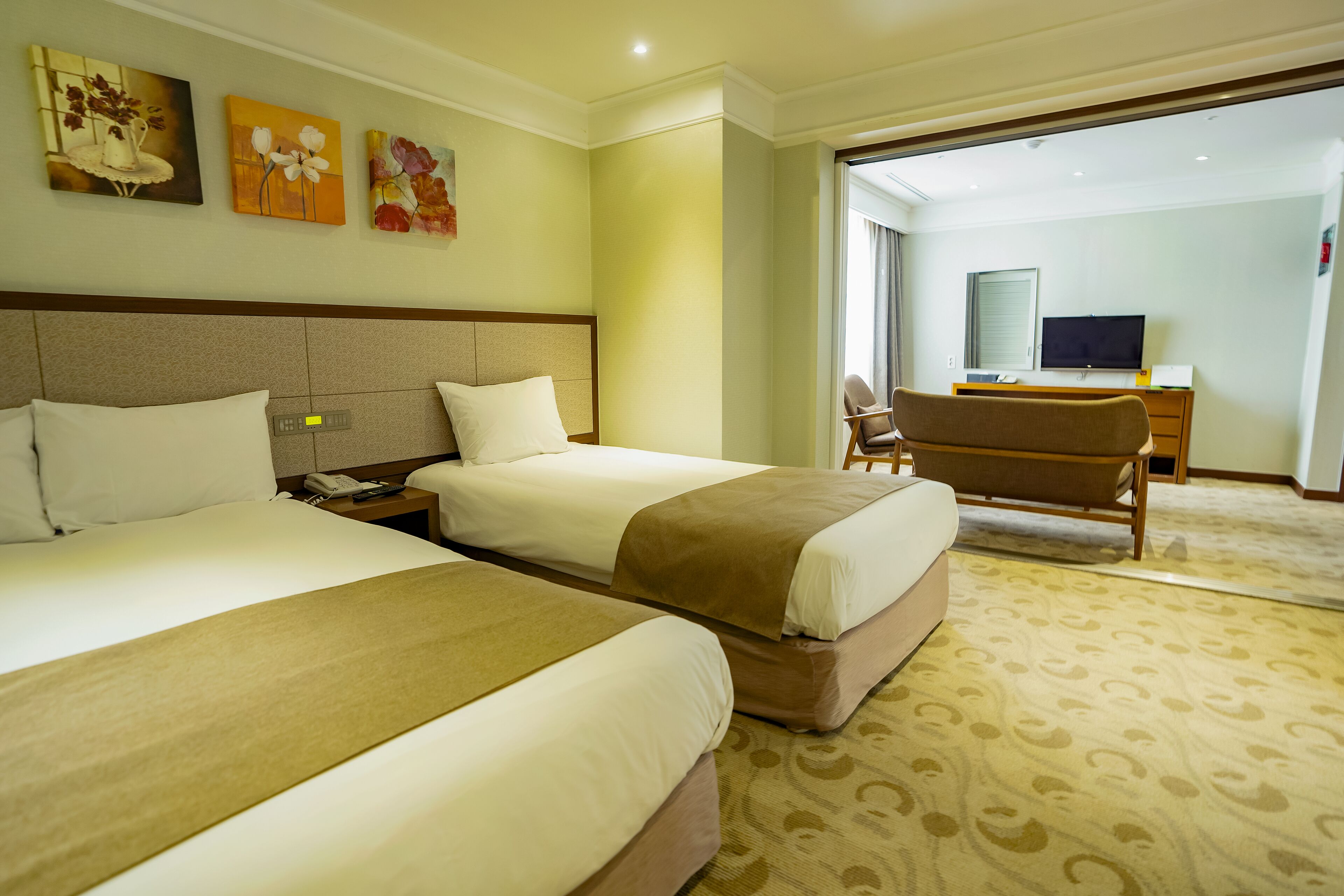 presidential suite | 1 bedroom, down duvets, in-room safe, desk