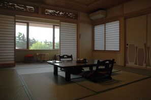 Electric kettle - Kusatsu Onsen Kiyoshigekan (Kusatsu)