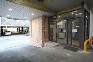 Entrada al alojamiento