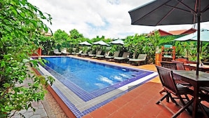 Outdoor pool - Motherhome Inn (Siem Reap)
