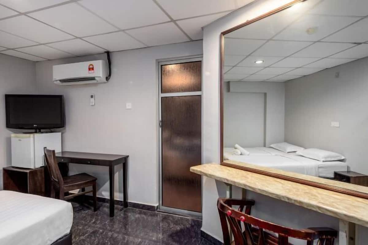 1 Schlafzimmer, Zimmersafe, Schreibtisch, kostenloses WLAN