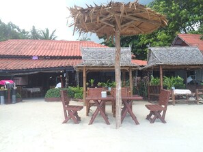 Breakfast, lunch, dinner served; Thai cuisine  - Bottle Beach 2 Bungalows (Ko Pha-ngan)