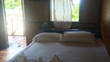 Bungalow, 2 grands lits | Wi-Fi gratuit, draps fournis