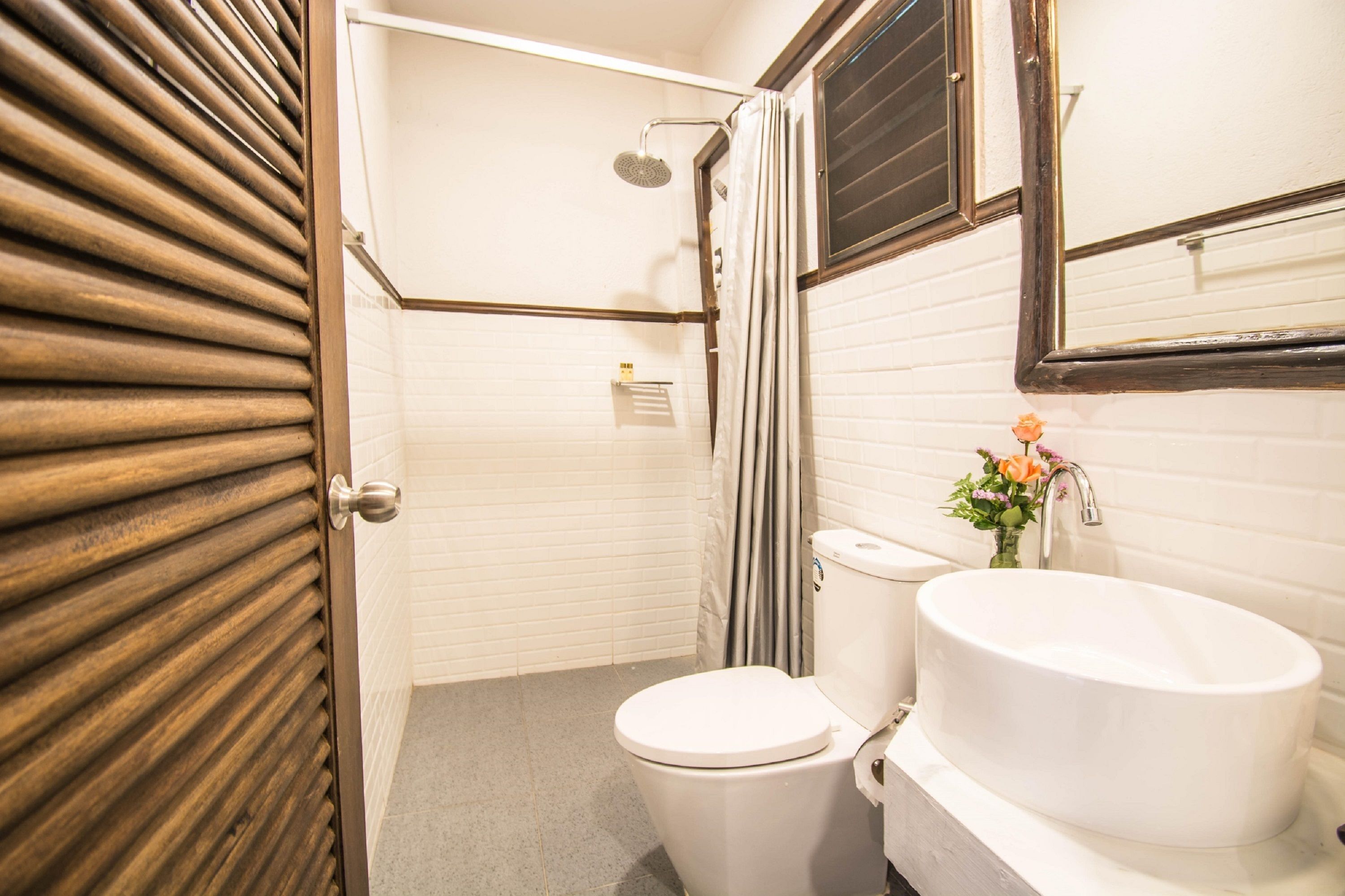 standard twin room | desk, blackout curtains, soundproofing, iron/ironing board