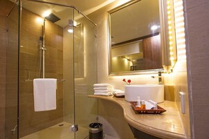 Shower, free toiletries, bathrobes, slippers