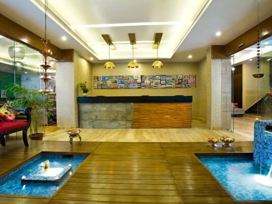 Bar (trong khuôn viên)