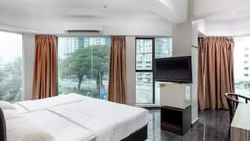 Meja kerja, setrika/meja setrika, dan Wi-Fi gratis