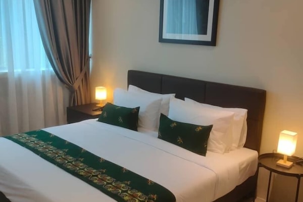 Deluxe Double Room, 1 King Bed | Premium bedding, desk, blackout drapes, iron/ironing board