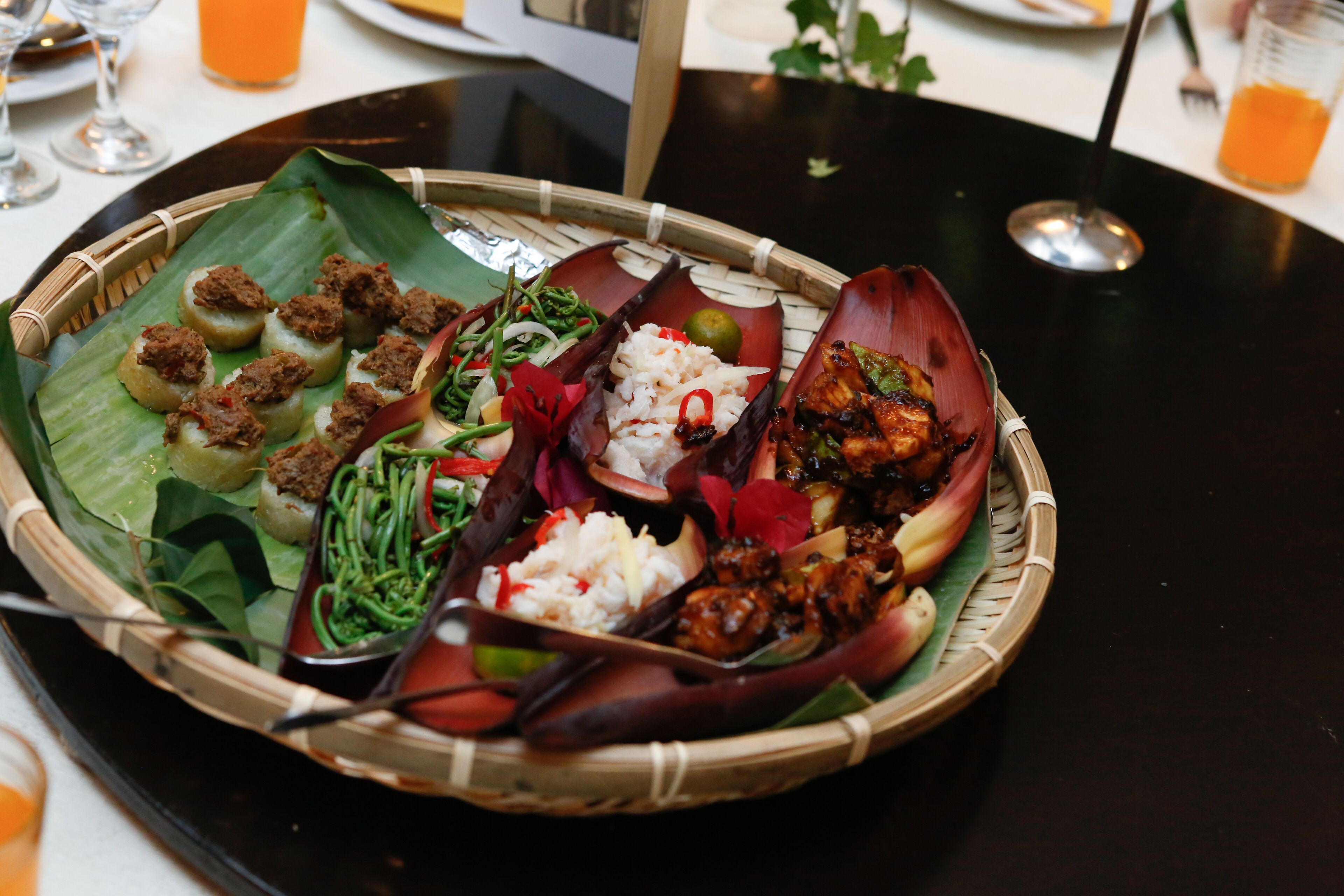 Tempat makan di kawasan terbuka 