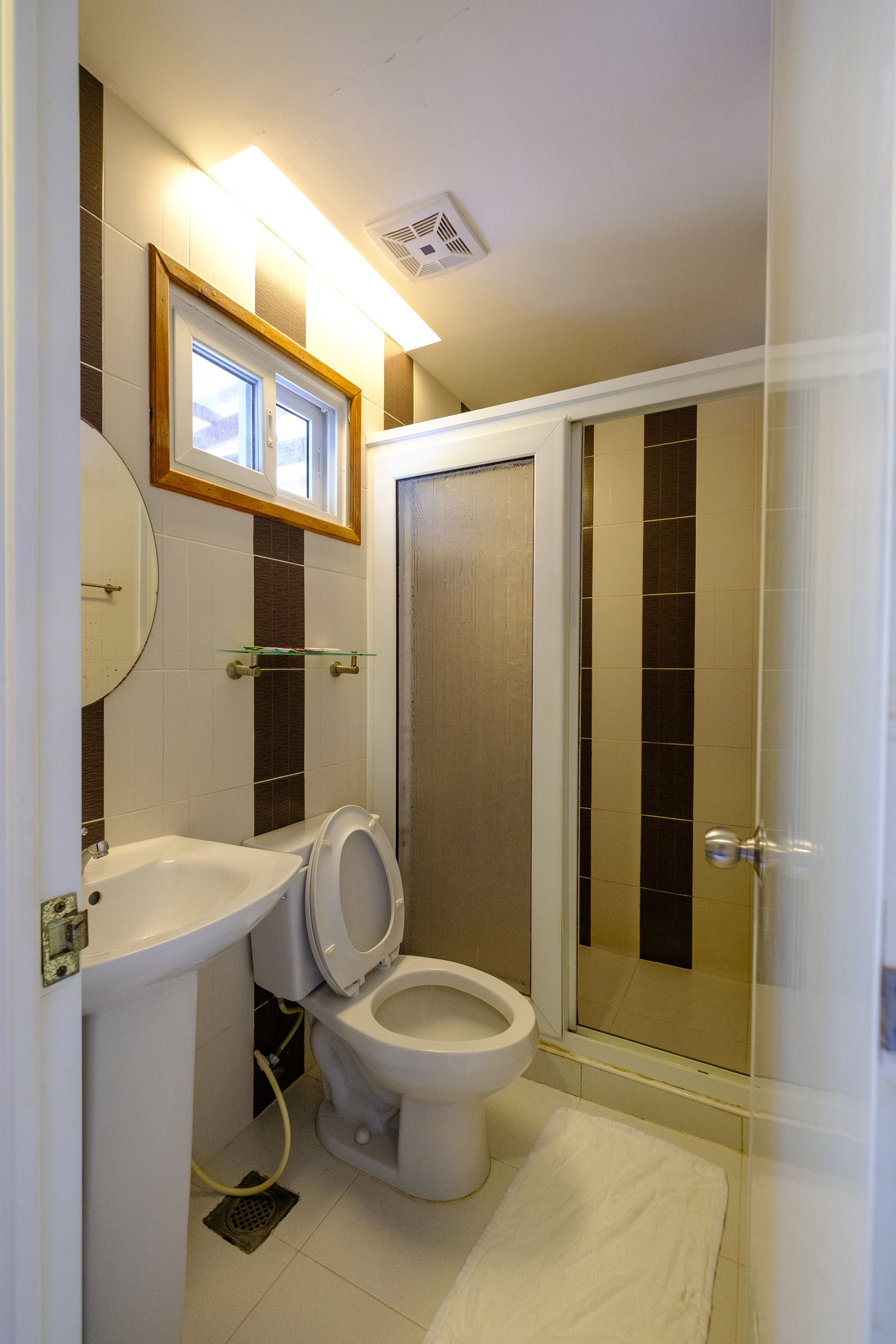 sunrise view	 | bathroom amenities | shower, rainfall showerhead, free toiletries, hair dryer