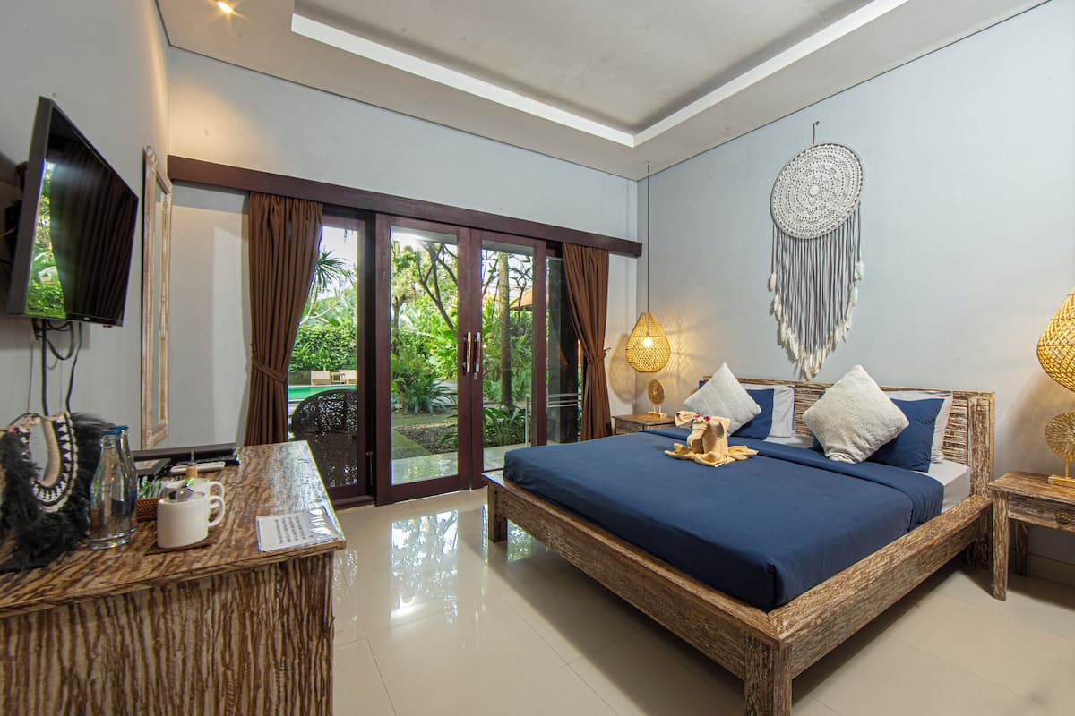 Superior Room, 1 King Bed, Pool View | Premium bedding, Select Comfort beds, individually decorated