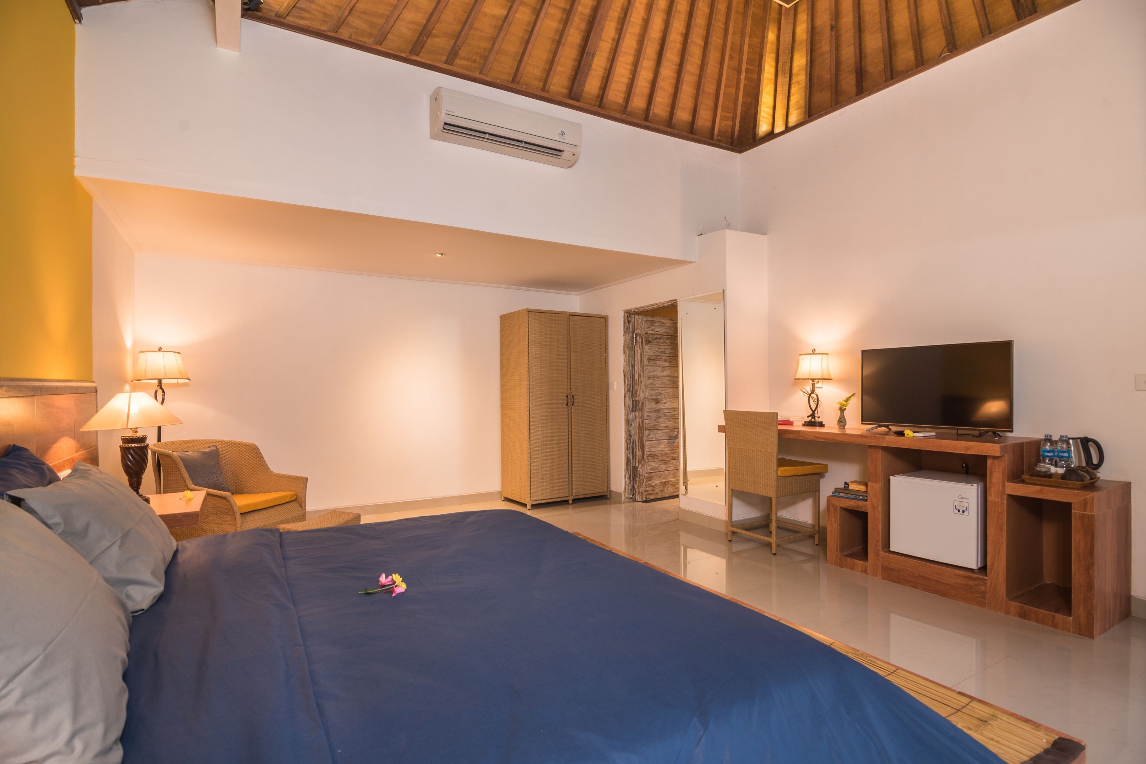 Premier Room, 1 Bedroom, Pool View | Premium bedding, Select Comfort beds, individually decorated