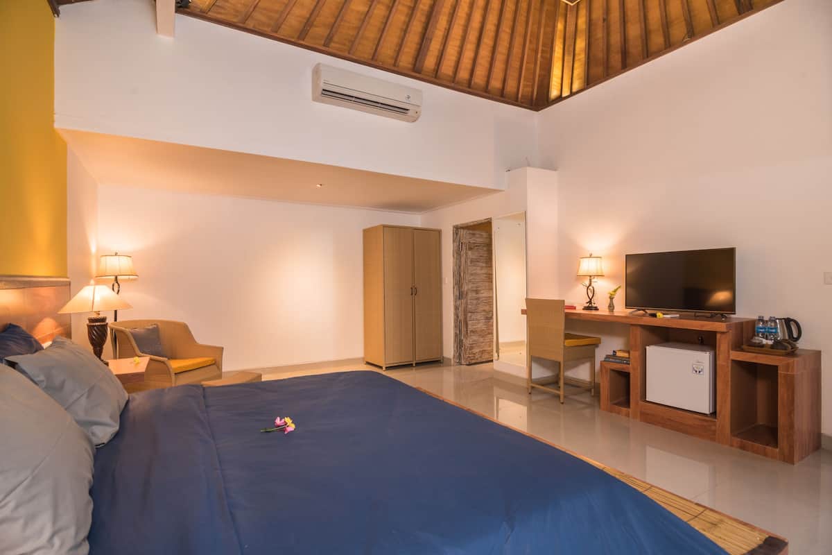 Premier Room, 1 Bedroom, Pool View | Premium bedding, Select Comfort beds, individually decorated