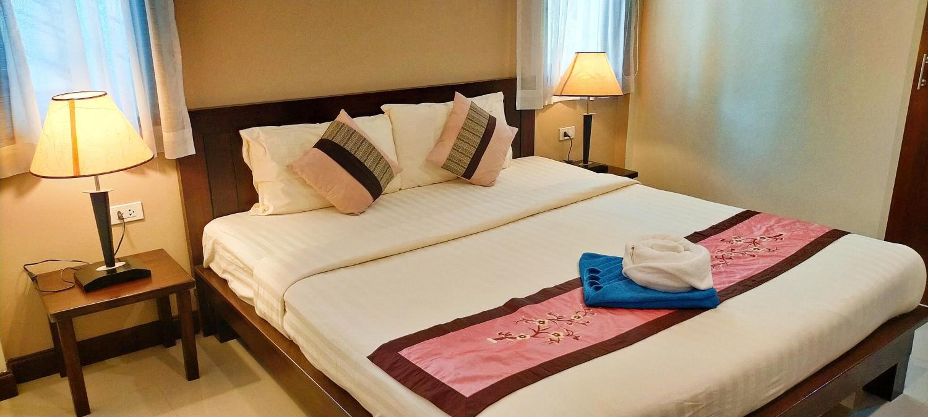 in-room safe, rollaway beds, free wifi