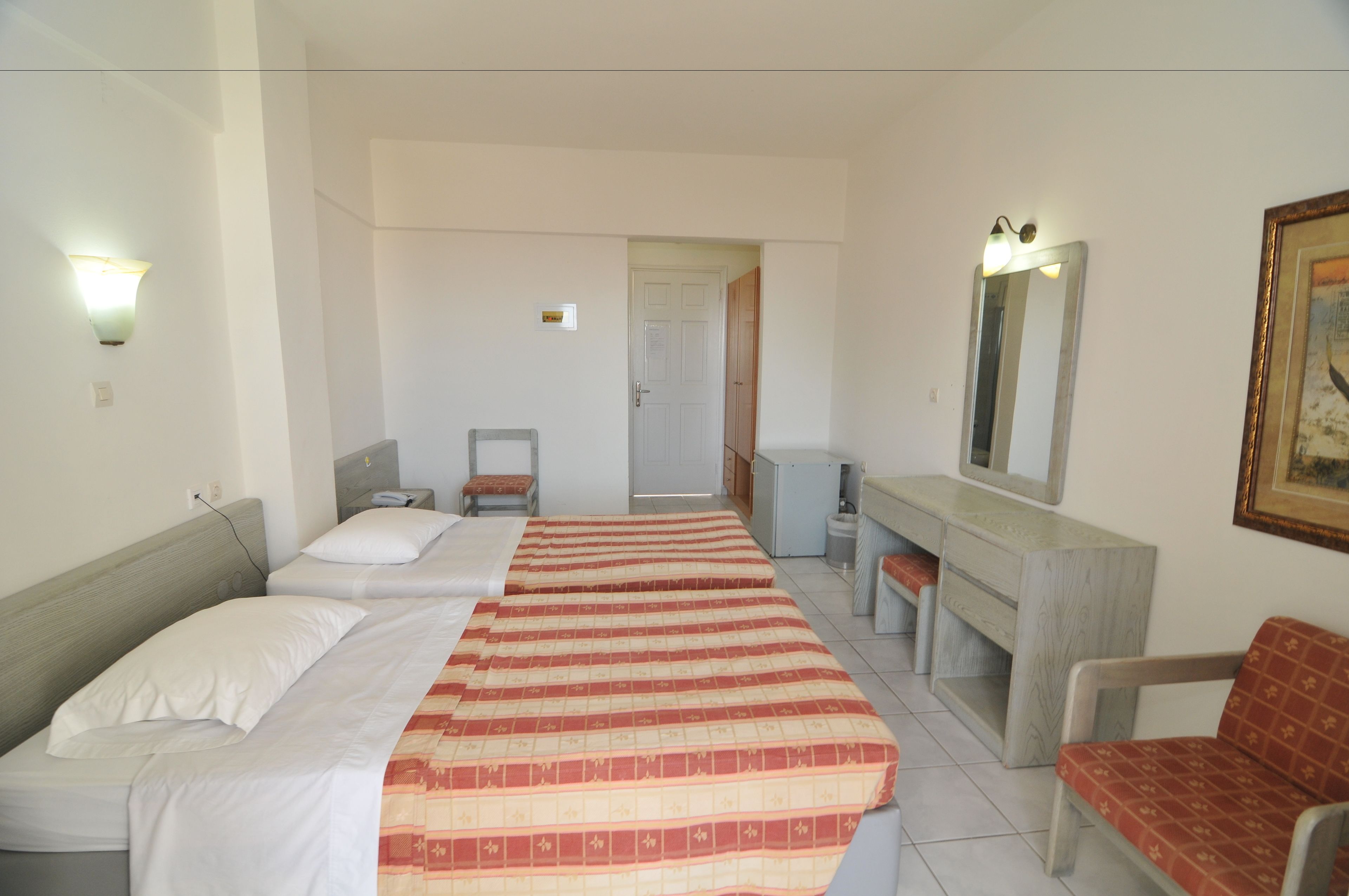 standard room | in-room safe, free wifi