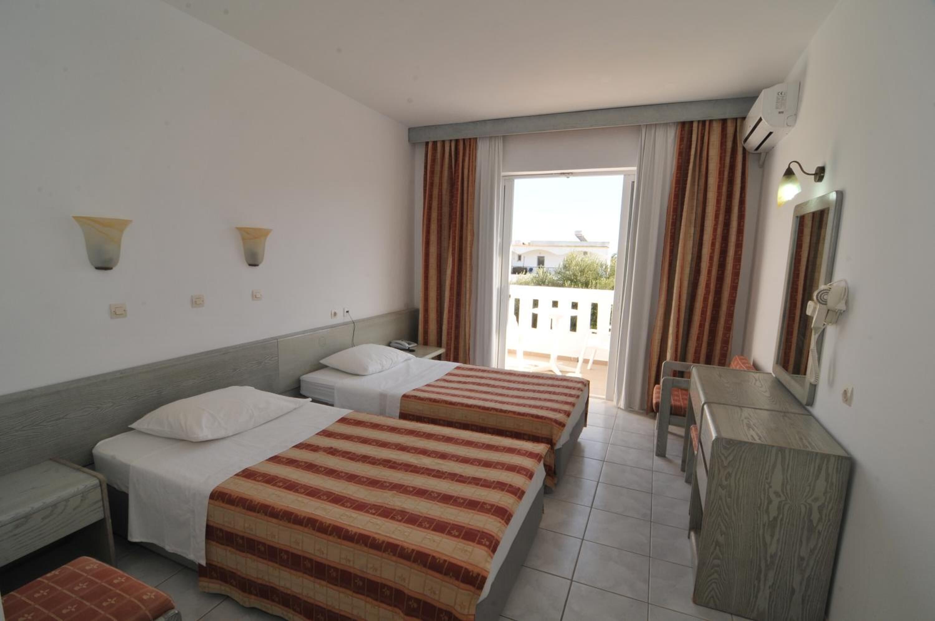 in-room safe, free wifi