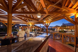 Breakfast, lunch and dinner served - SENTIDO Reef Oasis Aqua Park Resort (Sharm El Sheikh)